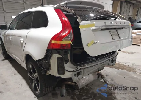 2015 Volvo Xc60 T6 R-Design Platinum из США, поврежденный, VIN YV4902RH9F2574330